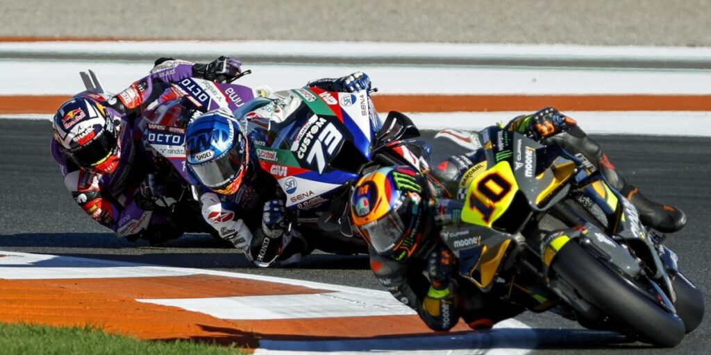 Marini lidera el triplete Ducati por delante de Marc Márquez