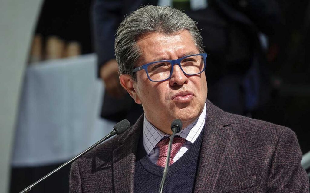 Monreal protesta por 'cargada' de gobernadores a presidenciables: 'Es una copia del viejo régimen'