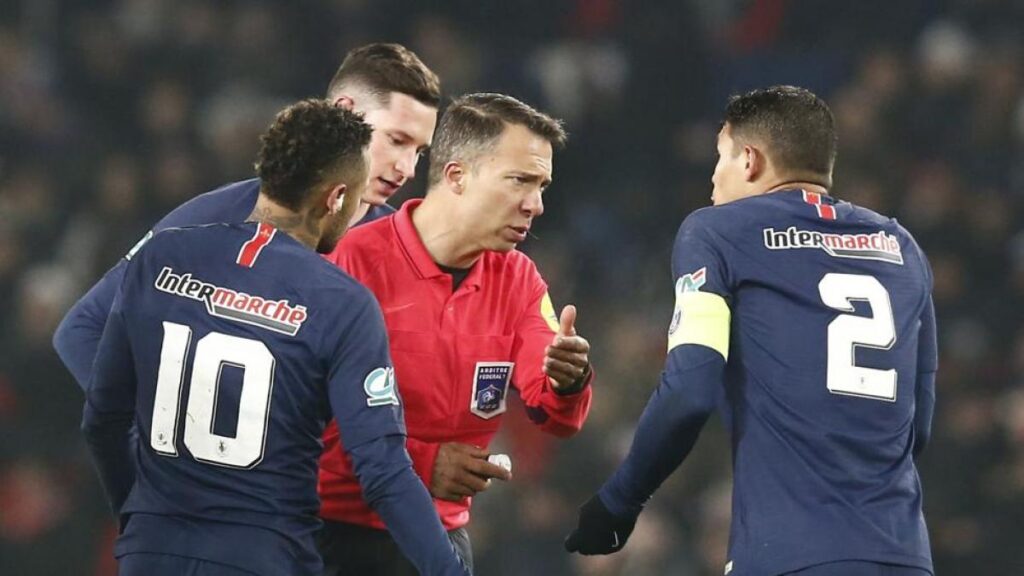 Muere Johan Hamel, árbitro francés de 42 años