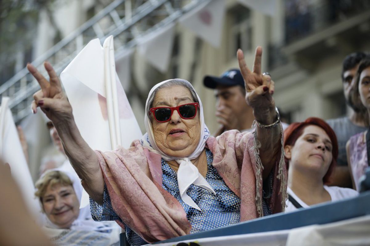 Muere en Argentina Hebe de Bonafini, icono de la lucha por los derechos humanos