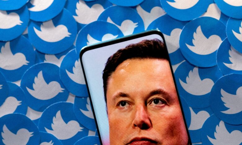 Musk despide a empleado por corregirlo públicamente en Twitter