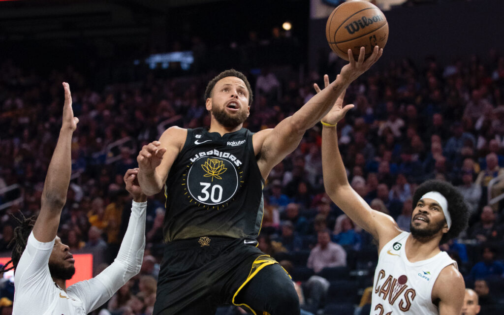 NBA: Stephen Curry llega a dos juegos consecutivos de 40 o más puntos | Video