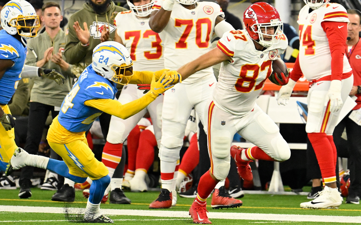 NFL: Los Jefes rescatan la victoria con menos de dos minutos en Los Ángeles | Video