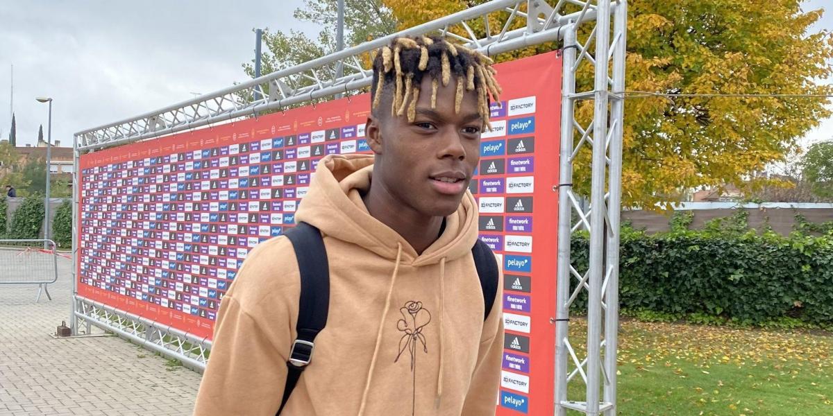 Nico Williams y Unai Simón se incorporan a la selección