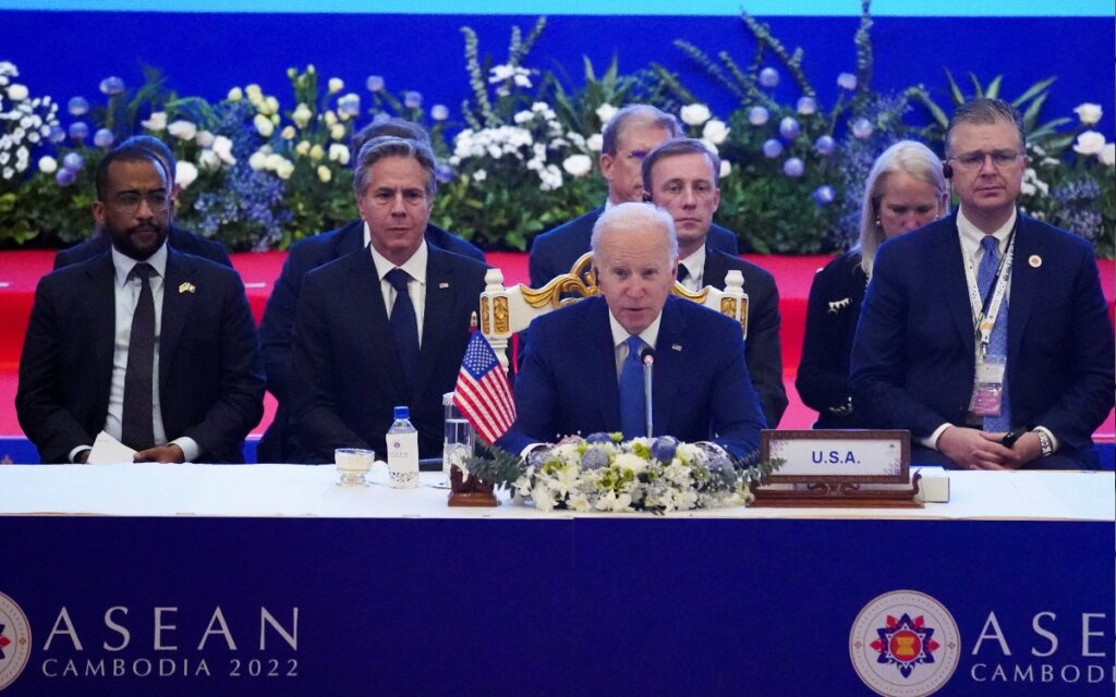 Nuevo lapsus de Joe Biden se hace viral; confunde Camboya con Colombia