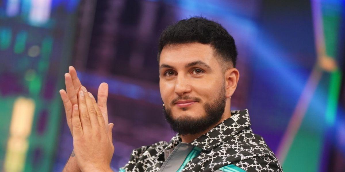 Omar Montes la lía en el cine: pedos, eructos y chistes de mal gusto