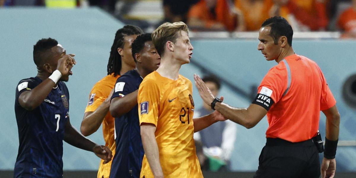 Países Bajos no carbura y tropieza contra Ecuador