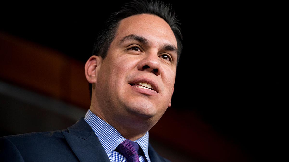 Pete Aguilar y otros demócratas se postulan por el liderazgo en la Cámara Baja