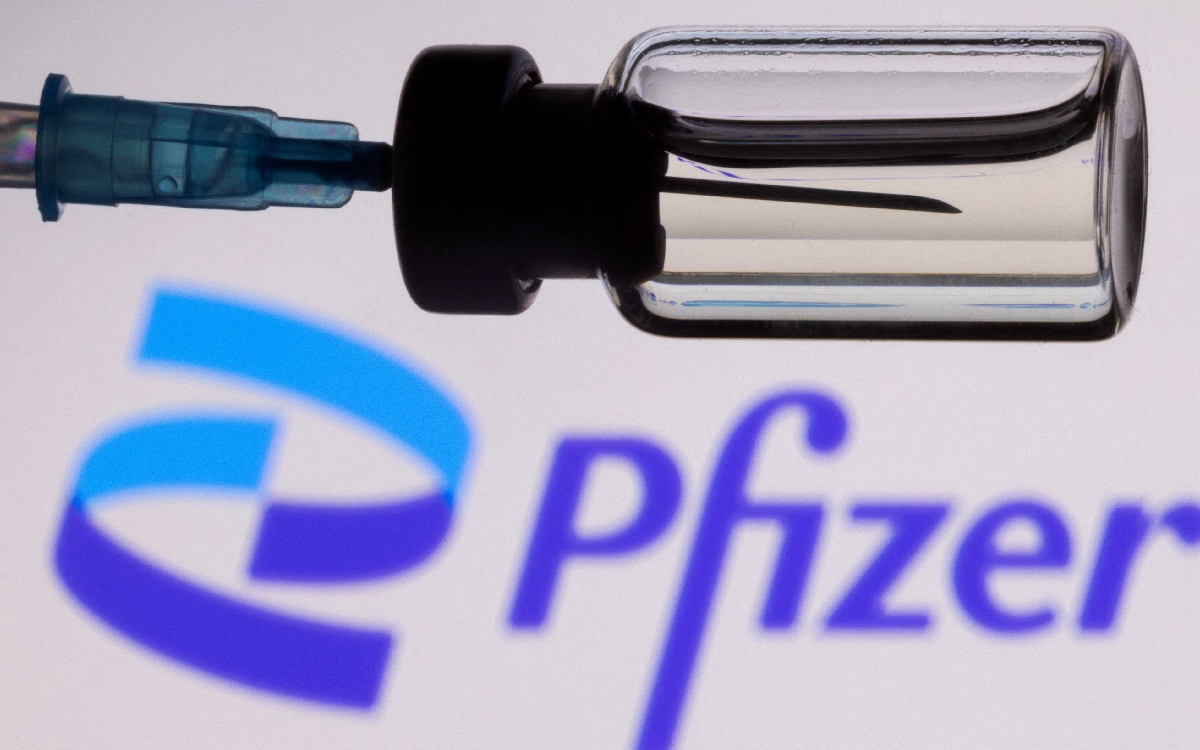 Pfizer prueba vacuna para proteger contra influenza y Covid-19 al mismo tiempo