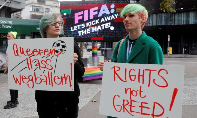 Qatar 2022: Activistas LGBT protestan en el Museo de la FIFA antes del Mundial | Video