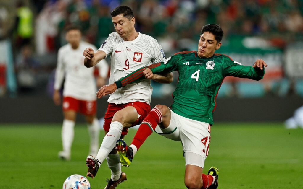 Qatar 2022: Borra Edson Álvarez a Robert Lewandoski en el Estadio 974