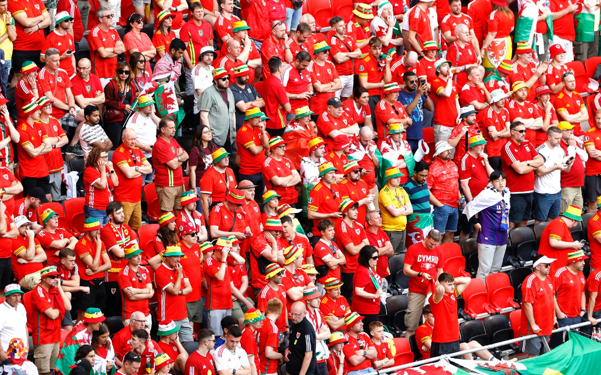 Qatar 2022: FIFA insta a la sede permitir la entrada con artículos arcoíris a los estadios