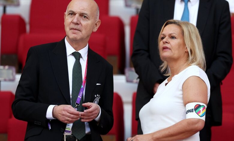 Qatar 2022: Reprocha ministra alemana a Infantino prohibir los brazaletes 'OneLove' | Fotogalería