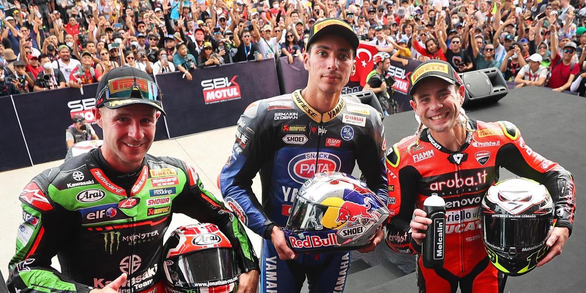 Razgatlioglu gana la Carrera 1 en Mandalika y el título de Bautista tendrá que esperar