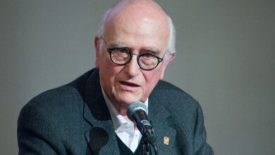 Roger Bartra: 'intelectual atípico, luminoso e inquietante' celebra 80 años