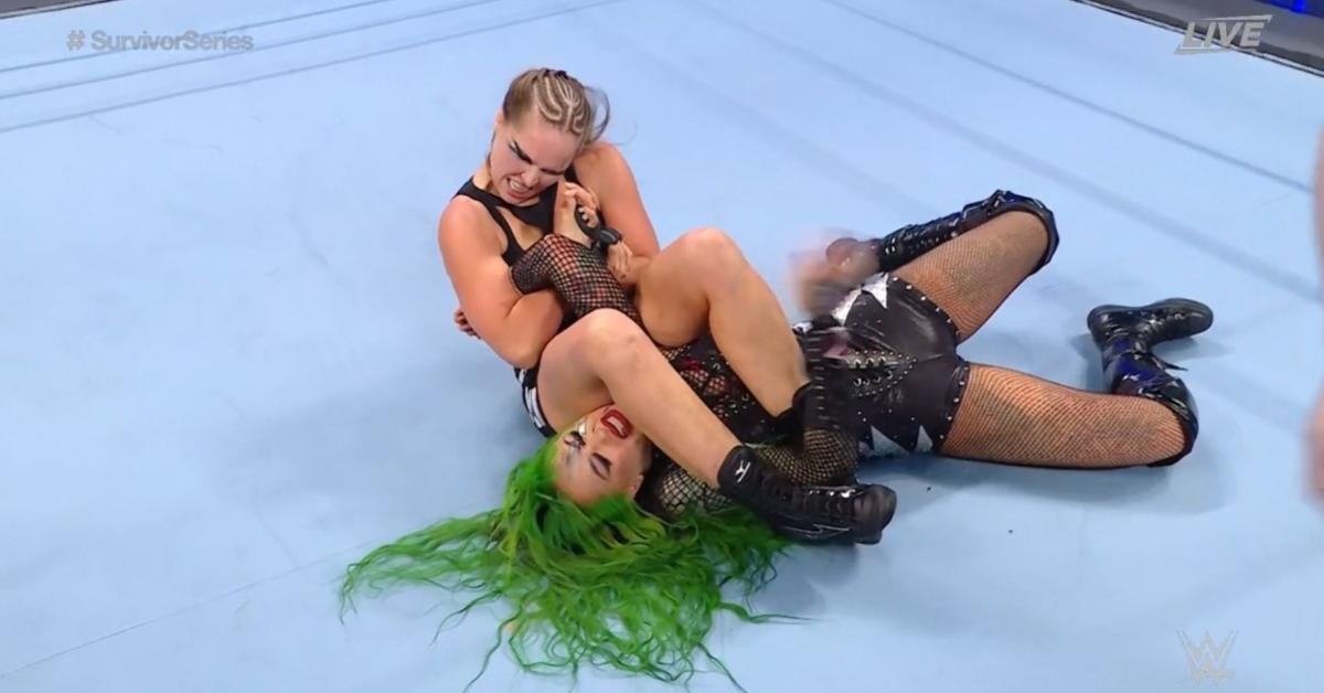 Ronda Rousey retiene el campeonato femenino de SmackDown en los WarGames de WWE Survivor Series a pesar de los esfuerzos de Shotzi