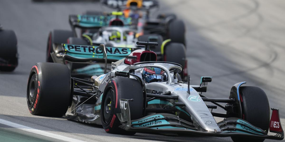 Russell gana en Brasil, Sainz sube al podio y gran remontada de Alonso