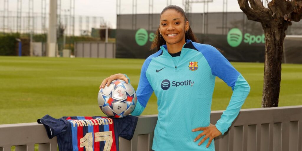 Salma Paralluelo: "Decidir entre fútbol y atletismo fue muy duro"