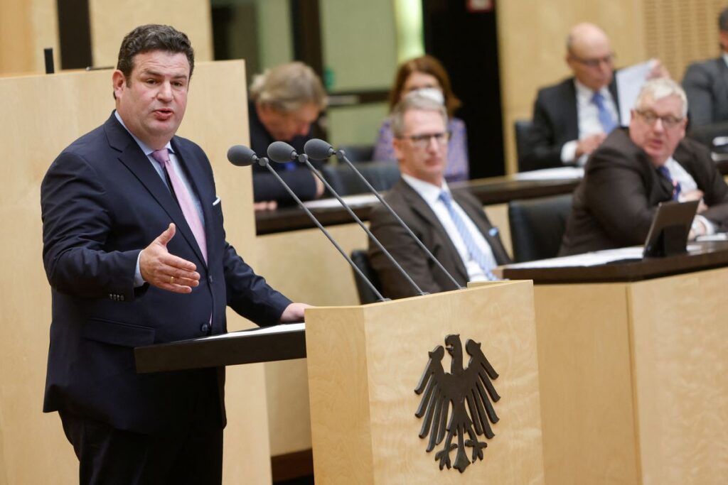 Scholz tropieza con su ambiciosa reforma de la prestación de desempleo basada en la confianza en los receptores