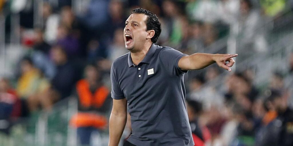 Sergio Mantecón quiere entrenador en una semana