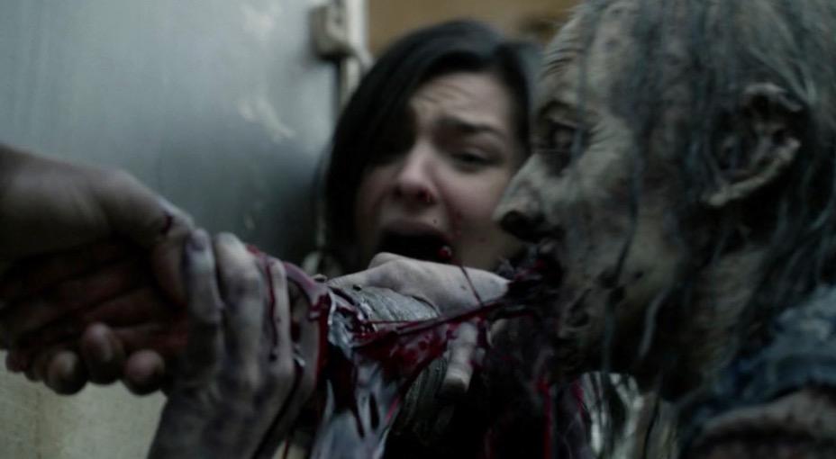 the-walking-dead-lydia-bite.jpg the-walking-dead-lydia-bite.jpg
