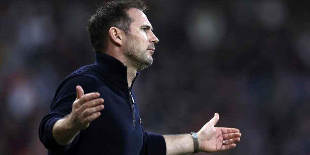 Un Everton en barrena queda a un punto del descenso