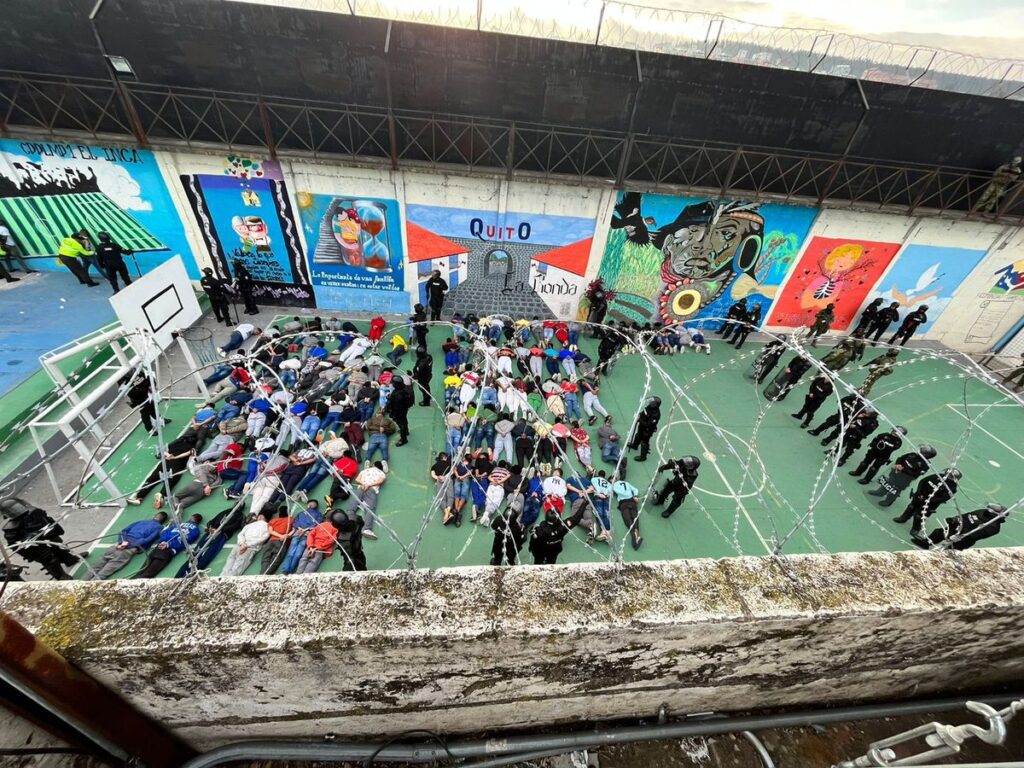 Un traslado de presos deja 10 muertos en una cárcel de Ecuador