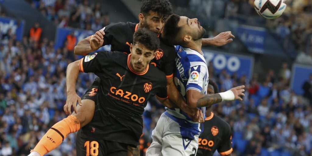 Valencia y Betis bajan el telón del primer acto de la Liga en dos horizontes muy diferentes