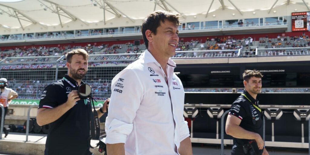 Wolff: "El equipo nunca dejó de creer que íbamos por el buen camino"