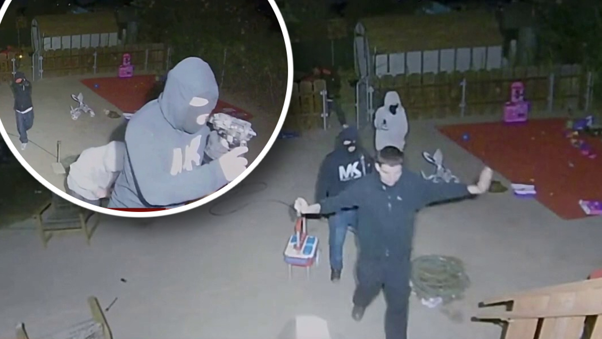 encapuchados invaden vivienda en medio de la noche y matan a un joven hispano