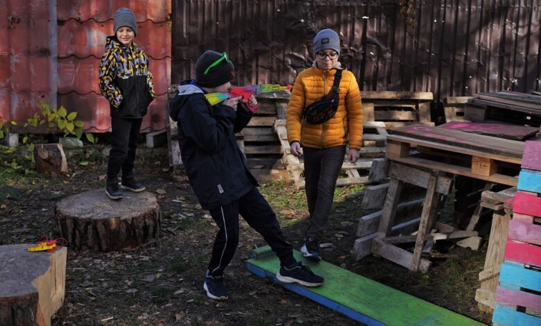 https://elpais.com/internacional/2022-11-05/carrera-contrarreloj-en-irpin-para-protegerse-del-frio-ante-la-llegada-del-invierno.html