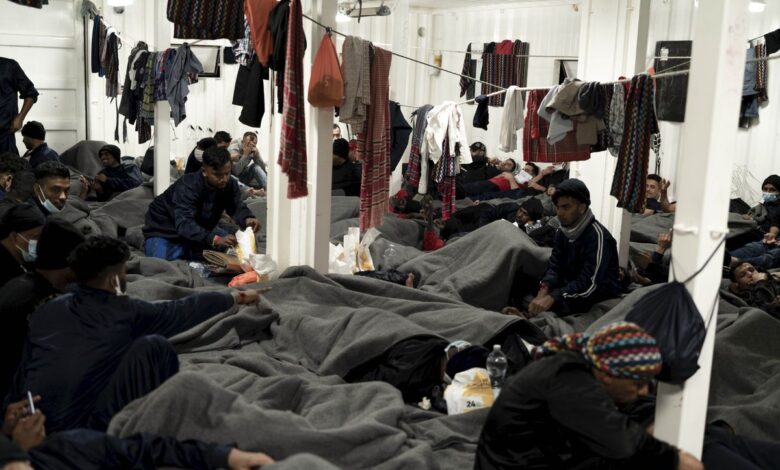 https://elpais.com/internacional/2022-11-07/las-respuestas-de-malta-a-las-llamadas-de-auxilio-de-barcos-con-migrantes-llame-en-una-hora.html
