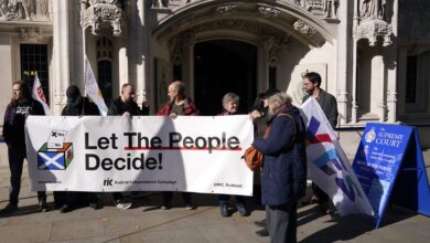 https://elpais.com/internacional/2022-11-23/la-justicia-del-reino-unido-niega-a-escocia-el-derecho-a-convocar-un-referendum-de-independencia-sin-el-permiso-del-parlamento-britanico.html