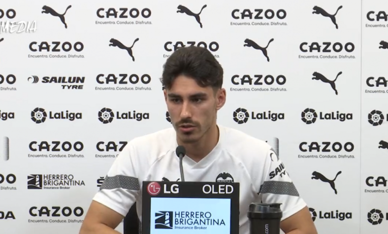 "Fichar a un '6' no me compete, yo tengo plena confianza en Guillamón y Nico"