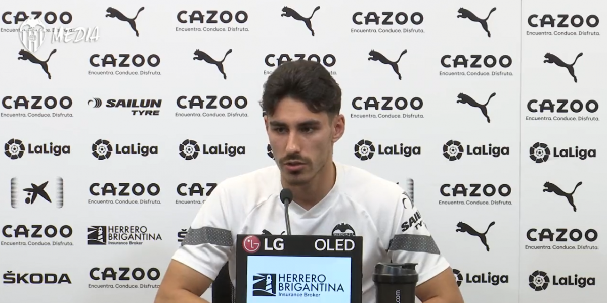 "Fichar a un '6' no me compete, yo tengo plena confianza en Guillamón y Nico"