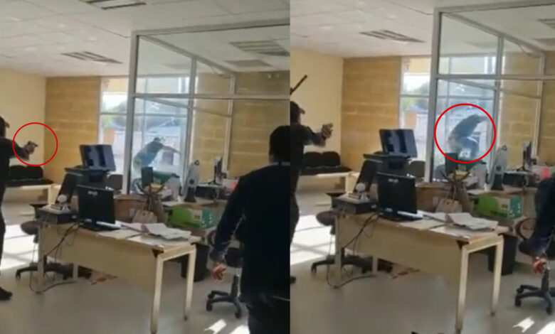 ¡Como película de acción! Hombre esposado escapa entre balas de juzgado en Jalisco | Video