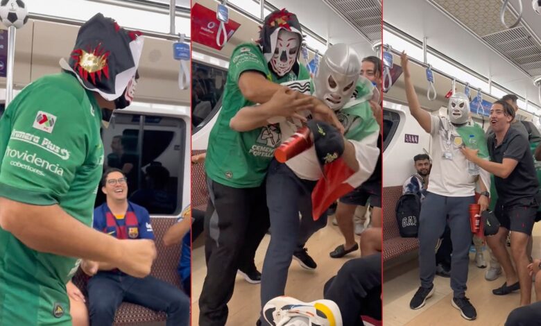 ¡El Santo, el Cavernario, Blue Demon...! Mexicanos dan función de lucha libre en metro de Qatar | Video