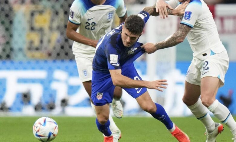 ¡Pulisic, al larguero, pone el susto en el cuerpo a Inglaterra!