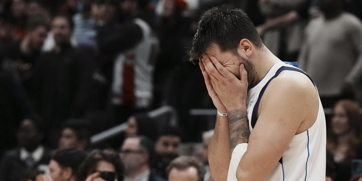 ¡Qué jugón! Anteto marea a Doncic y machaca con furia en toda su cara