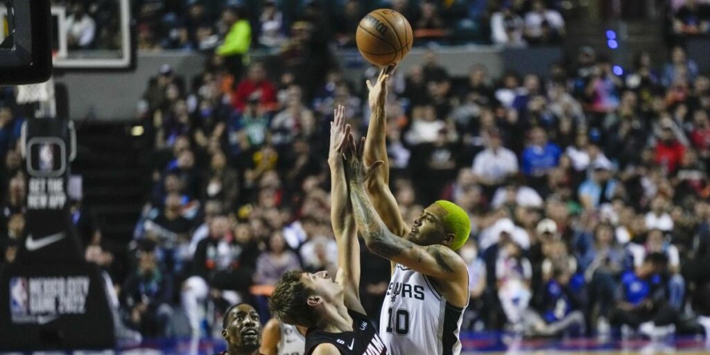 ¿Por qué lanza los tiros libres a una mano? Una solución drástica para Sochan