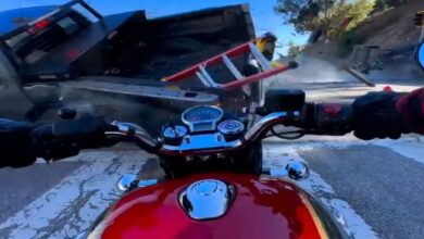 Motociclista capta en cámara aterrador accidente que sobrevivió