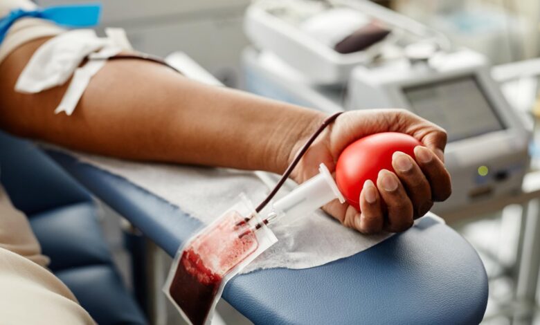 FDA se inclina en permitir que hombres gays y bisexuales puedan donar sangre