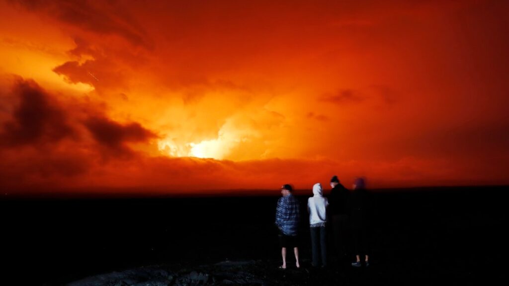 nativos honran los ríos de lava del Mauna Loa