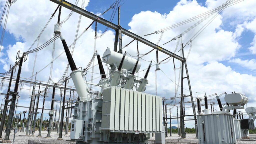 Investigan como acto delictivo disparos en subestaciones eléctricas en Carolina del Norte