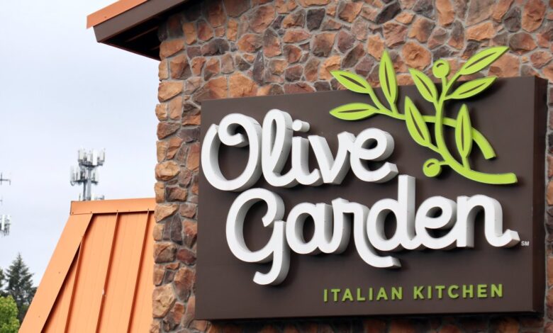 Despiden a gerente de Olive Garden por represión contra empleados