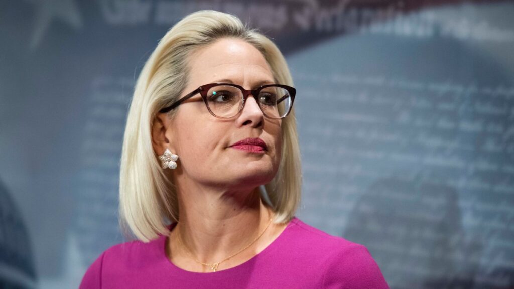 Kyrsten Sinema de Arizona se registra como independiente