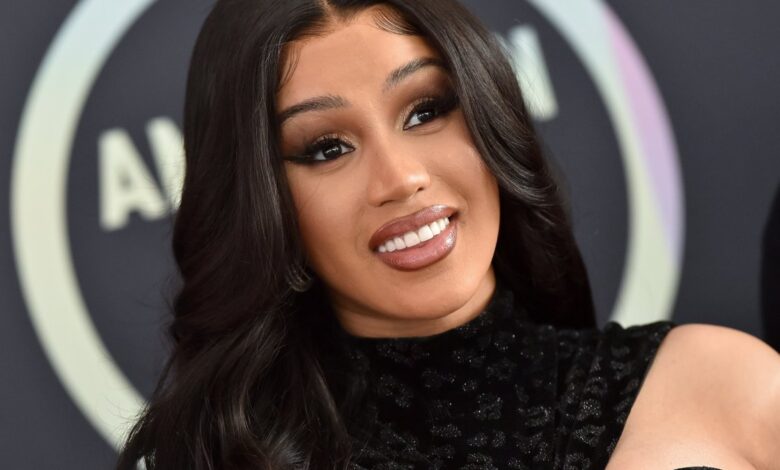 Cardi B advierte sobre las inyecciones en los glúteos tras quitarse el 95% de los suyos