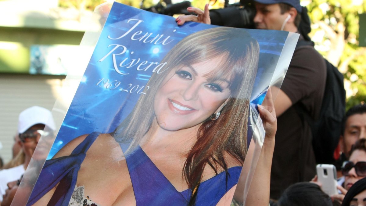 Recuerdan a Jenni Rivera en México a los 10 años de su muerte