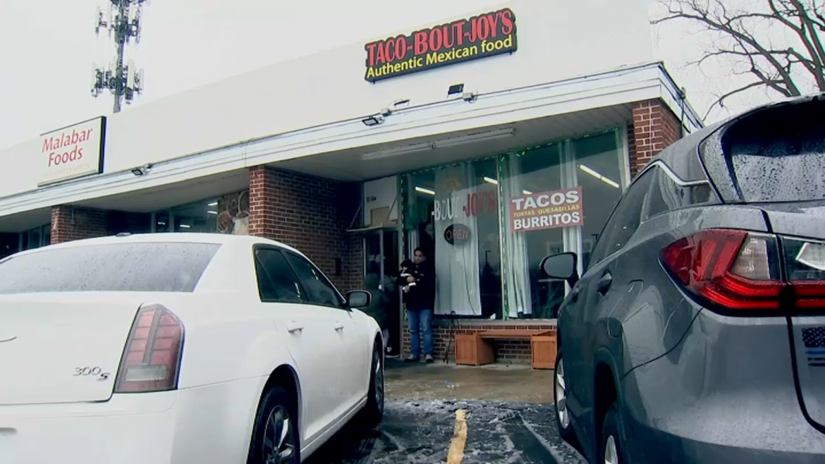 Taquería en Glenview se vuelve viral tras petición de hija de la propietaria por TikTok