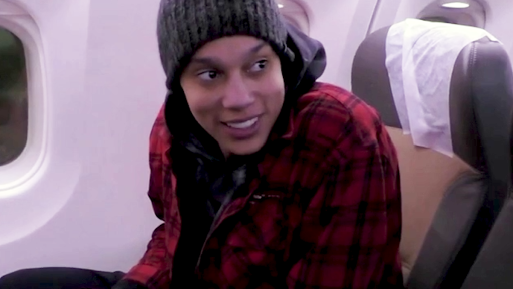 Griner no quiso estar sola en vuelo de regreso a EEUU